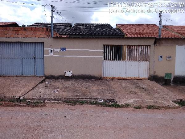 Vende-se em Santo Antonio Do Descoberto-GO  Casa, 69.75 de área privativa, 180.00 de área do terreno,  2_qto(s), a.serv, WC, 1_sala(s), cozinha.