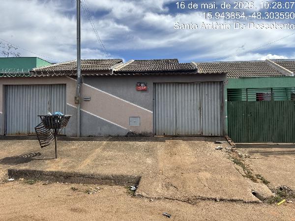 Vende-se em Santo Antonio Do Descoberto-GO  Casa, 69.97 de área total, 69.97 de área privativa, 180.00 de área do terreno,  2_qto(s), a.serv, WC, 1_sala(s), cozinha.