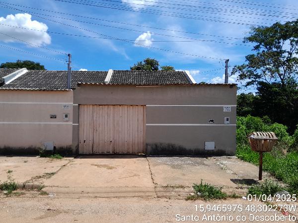 Vende-se em Santo Antonio Do Descoberto-GO  Casa, 67.42 de área total, 67.42 de área privativa, 187.04 de área do terreno,  2_qto(s), a.serv, WC, 1_sala(s), cozinha.