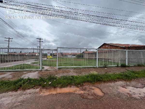 Vende-se em Santo Antonio Do Descoberto-GO  Casa, 61.56 de área total, 61.56 de área privativa, 186.00 de área do terreno,  2_qto(s), varanda, a.serv, WC, 1_sala(s), cozinha, 1_vaga(s) de gara