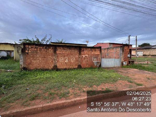Vende-se em Santo Antonio Do Descoberto-GO  Casa, 52.97 de área total, 52.97 de área privativa, 200.78 de área do terreno,  2_qto(s), varanda, a.serv, WC, 1_sala(s), cozinha.