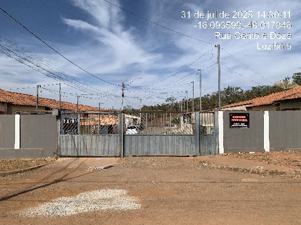 Vende-se em Valparaiso De Goias-GO  Casa, 48.00 de área total, 48.00 de área privativa, 114.00 de área do terreno,  2_qto(s), varanda, a.serv, WC, 1_sala(s), cozinha.