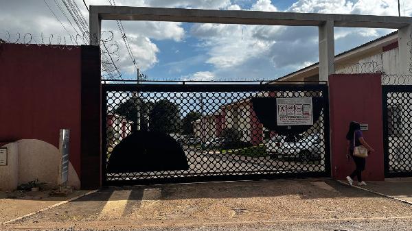 Vende-se em Valparaiso De Goias-GO  apto, 120.98 de área total, 50.17 de área privativa,  2_qto(s), a.serv, WC, 1_sala(s), cozinha, 1_vaga(s) de garagem.
