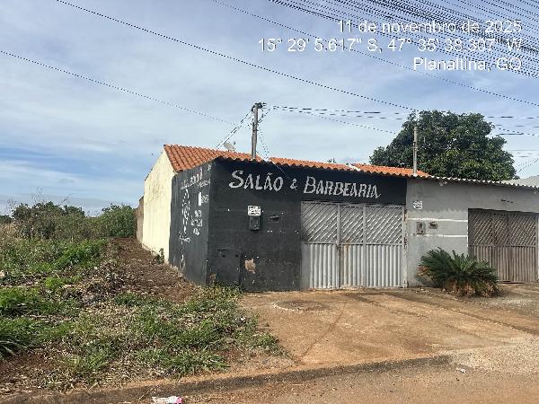 Vende-se em Planaltina-GO  Casa, 60.00 de área total, 60.00 de área privativa, 150.00 de área do terreno,  2_qto(s), varanda, a.serv, WC, 1_sala(s), cozinha, 1_vaga(s) de garagem.