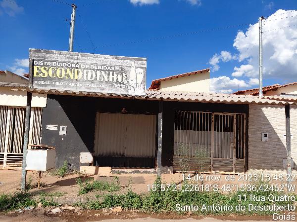Vende-se em Santo Antonio Do Descoberto-GO  Casa, 100.27 de área total, 66.34 de área privativa, 180.00 de área do terreno,  2_qto(s), varanda, WC, 1_sala(s), cozinha, 1_vaga(s) de garagem.