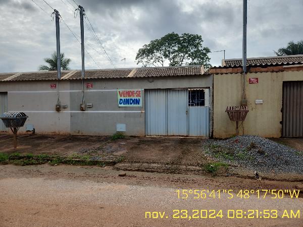 Vende-se em Santo Antonio Do Descoberto-GO  Casa, 69.95 de área privativa, 247.65 de área do terreno,  2_qto(s), varanda, a.serv, WC, 1_sala(s), cozinha.