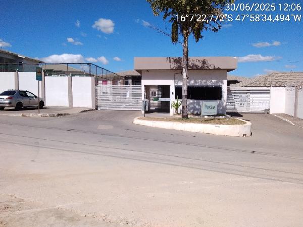 Vende-se em Valparaiso De Goias-GO  apto, 116.02 de área total, 76.63 de área privativa,  2_qto(s), a.serv, WC, 1_sala(s), cozinha, 1_vaga(s) de garagem.