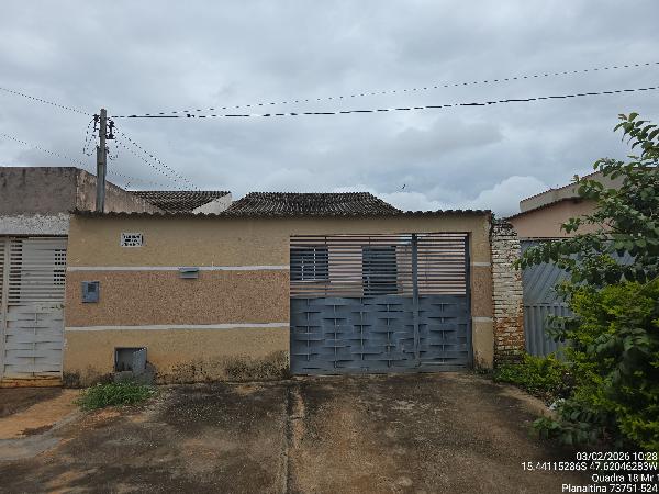 Vende-se em Planaltina-GO  Casa, 71.78 de área total, 71.78 de área privativa, 143.56 de área do terreno,  3_qto(s), varanda, a.serv, WC, 1_sala(s), cozinha.