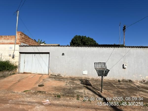 Vende-se em Santo Antonio Do Descoberto-GO  Casa, 92.09 de área total, 91.09 de área privativa, 360.00 de área do terreno,  2_qto(s), a.serv, WC, 1_sala(s), cozinha.