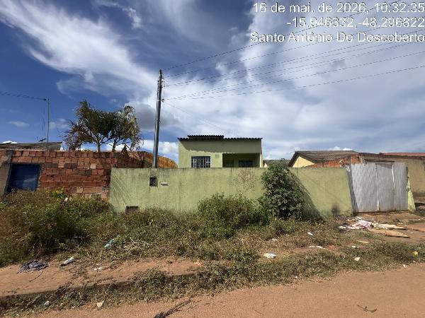 Vende-se em Santo Antonio Do Descoberto-GO  Casa, 62.00 de área total, 62.00 de área privativa, 244.72 de área do terreno,  2_qto(s), a.serv, WC, 1_sala(s), cozinha.