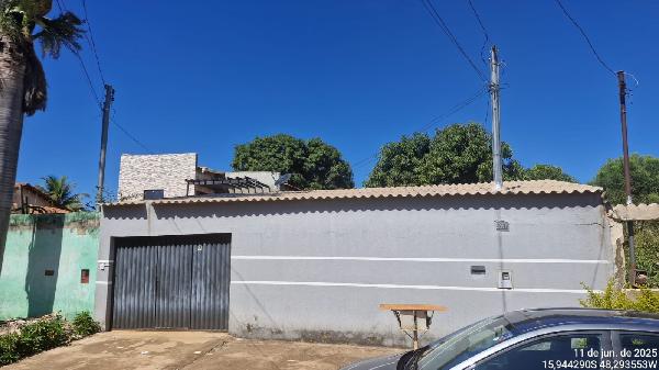 Vende-se em Santo Antonio Do Descoberto-GO  Casa, 119.28 de área total, 59.28 de área privativa, 250.00 de área do terreno,  2_qto(s), a.serv, WC, 1_sala(s), cozinha.