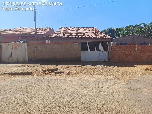 Vende-se em Padre Bernardo-GO  Casa, 69.68 de área privativa, 190.52 de área do terreno,  3_qto(s), WC, 1_sala(s), cozinha, 1_vaga(s) de garagem.