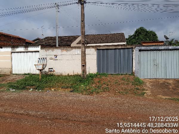 Vende-se em Santo Antonio Do Descoberto-GO  Casa, 64.50 de área total, 64.50 de área privativa, 225.00 de área do terreno,  2_qto(s), a.serv, WC, 1_sala(s), cozinha.