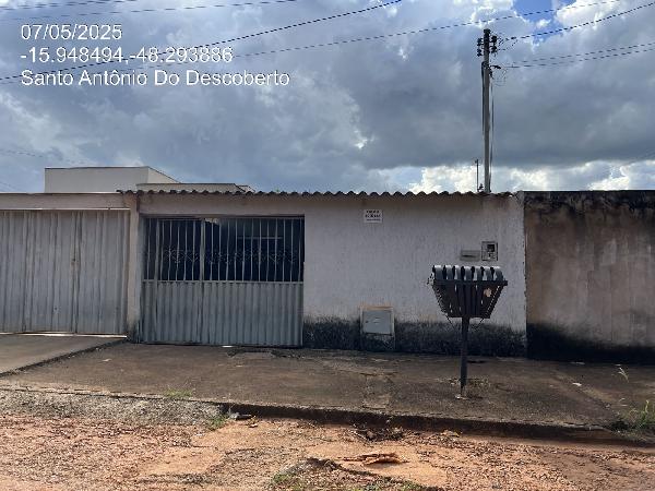 Vende-se em Santo Antonio Do Descoberto-GO  Casa, 91.62 de área total, 91.62 de área privativa, 180.00 de área do terreno.