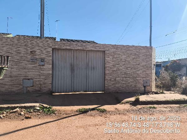 Vende-se em Santo Antonio Do Descoberto-GO  Casa, 69.90 de área total, 69.90 de área privativa, 180.39 de área do terreno,  2_qto(s), varanda, a.serv, WC, 1_sala(s), cozinha.