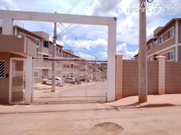Vende-se em Santo Antonio Do Descoberto-GO  apto, 99.86 de área total, 44.71 de área privativa,  2_qto(s), a.serv, WC, 1_sala(s), cozinha, 1_vaga(s) de garagem.