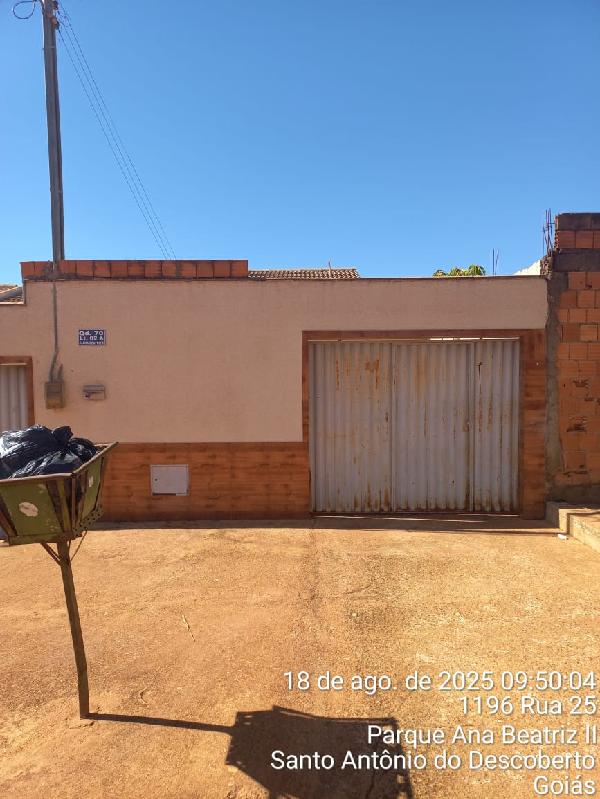 Vende-se em Santo Antonio Do Descoberto-GO  Casa, 69.90 de área total, 69.90 de área privativa, 180.00 de área do terreno,  2_qto(s), varanda, a.serv, WC, 1_sala(s), cozinha, 1_vaga(s) de gara