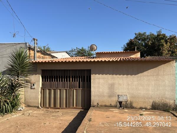 Vende-se em Santo Antonio Do Descoberto-GO  Casa, 90.47 de área total, 52.97 de área privativa, 225.00 de área do terreno,  2_qto(s), a.serv, WC, 1_sala(s), cozinha.