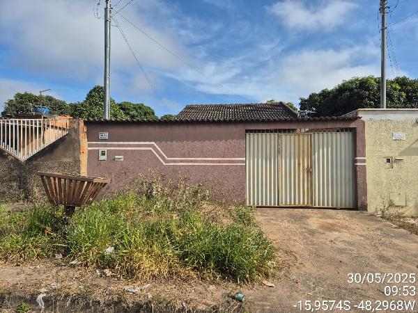 Vende-se em Santo Antonio Do Descoberto-GO  Casa, 60.88 de área total, 60.88 de área privativa, 225.00 de área do terreno,  2_qto(s), a.serv, WC, 1_sala(s), cozinha.