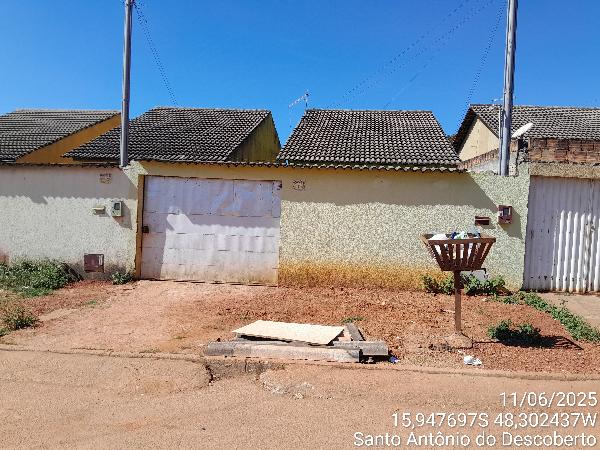 Vende-se em Santo Antonio Do Descoberto-GO  Casa, 69.78 de área total, 69.78 de área privativa, 210.00 de área do terreno,  2_qto(s), varanda, a.serv, WC, 1_sala(s), cozinha.