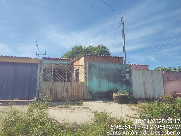 Vende-se em Santo Antonio Do Descoberto-GO  Casa, 69.25 de área total, 69.25 de área privativa, 180.00 de área do terreno,  2_qto(s), varanda, a.serv, WC, 1_sala(s), cozinha.