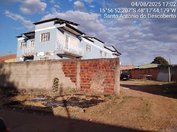 Vende-se em Santo Antonio Do Descoberto-GO  apto, 196.43 de área total, 78.38 de área privativa,  2_qto(s), a.serv, WC, 1_sala(s), cozinha, 1_vaga(s) de garagem.