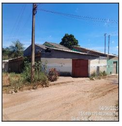 Vende-se em Santo Antonio Do Descoberto-GO  Casa, 60.46 de área privativa, 239.39 de área do terreno,  2_qto(s), varanda, WC, 1_sala(s), cozinha.
