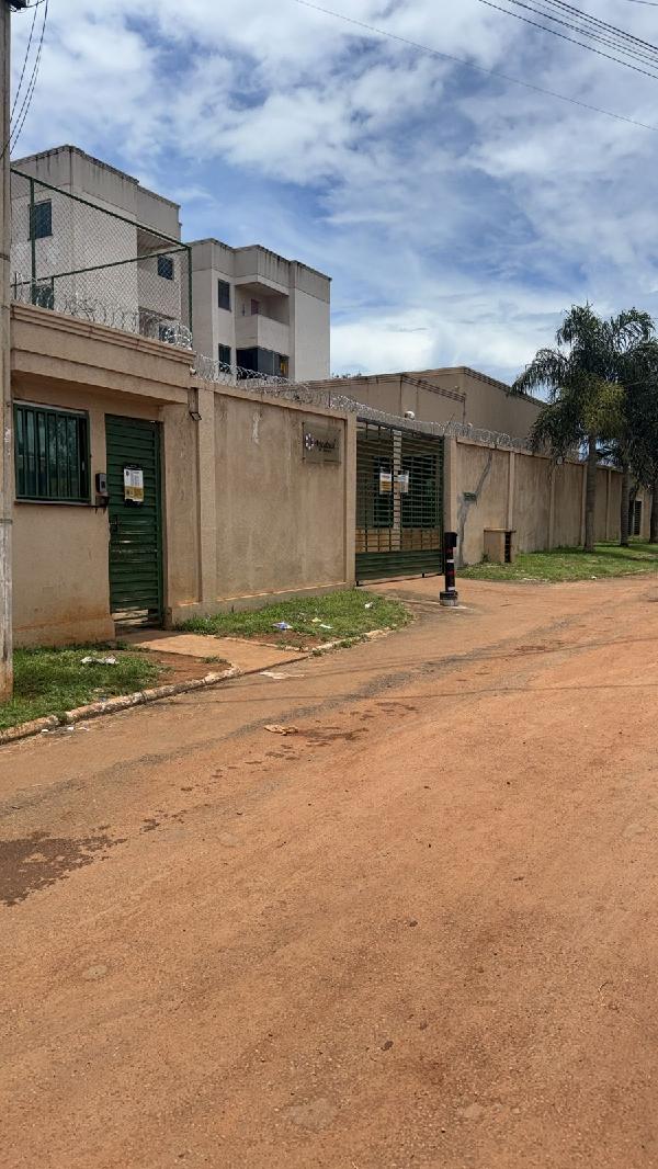 Vende-se em Planaltina-GO  apto, 45.95 de área total, 45.95 de área privativa,  2_qto(s), varanda, WC, 1_sala(s), cozinha, 1_vaga(s) de garagem.