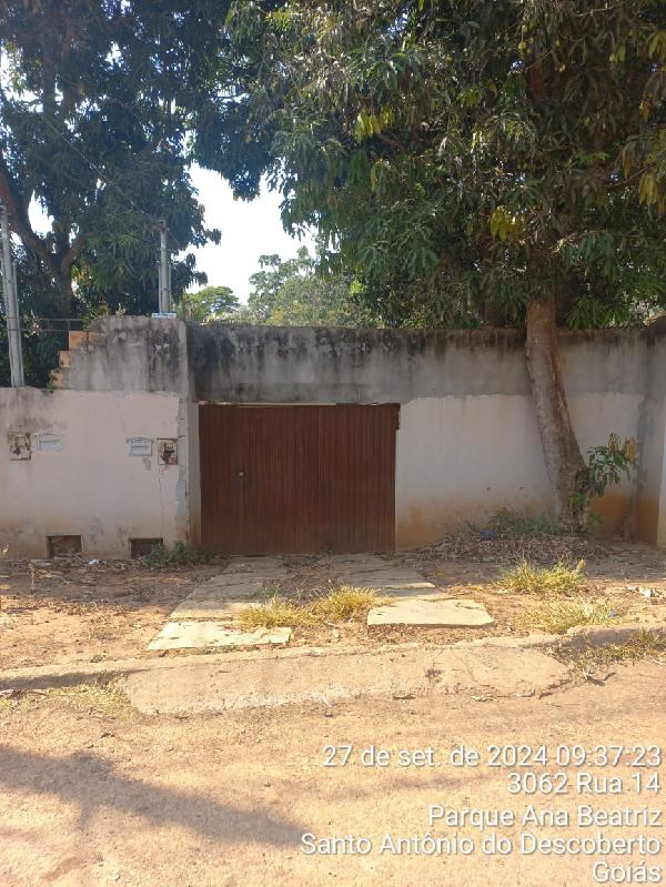 Vende-se em Santo Antonio Do Descoberto-GO  Casa, 56.40 de área privativa, 281.85 de área do terreno,  2_qto(s), a.serv, WC, 1_sala(s), cozinha, 1_vaga(s) de garagem.
