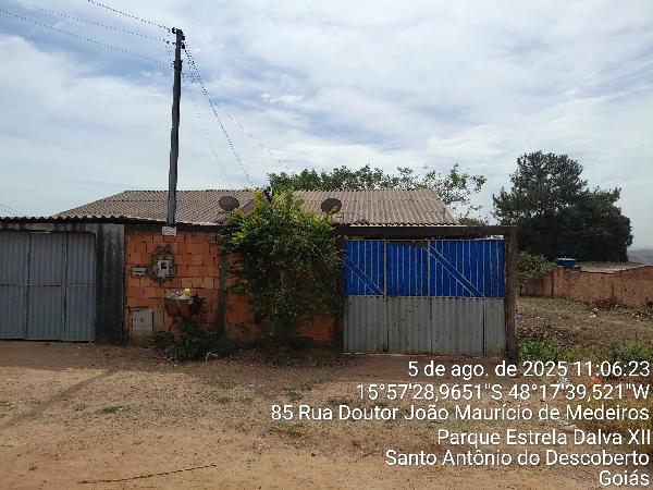 Vende-se em Santo Antonio Do Descoberto-GO  Casa, 74.00 de área total, 62.43 de área privativa, 283.50 de área do terreno,  3_qto(s), varanda, a.serv, WC, 1_sala(s), cozinha.