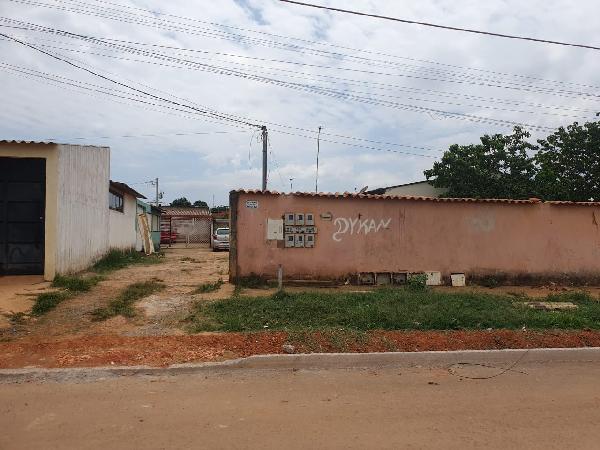 Vende-se em Planaltina-GO  Casa, 55.23 de área privativa, 168.93 de área do terreno,  2_qto(s), varanda, WC, 1_sala(s), cozinha.