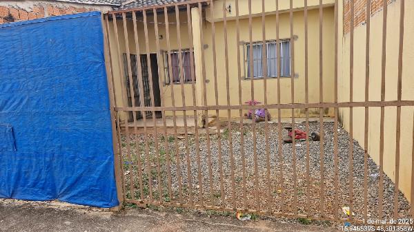 Vende-se em Santo Antonio Do Descoberto-GO  Casa, 61.80 de área total, 61.80 de área privativa, 180.00 de área do terreno,  2_qto(s), a.serv, WC, 1_sala(s), cozinha.