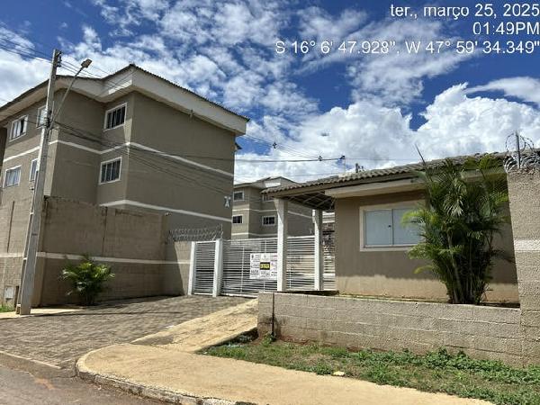 Vende-se em Valparaiso De Goias-GO  apto, 104.67 de área total, 48.90 de área privativa,  2_qto(s), a.serv, WC, 1_sala(s), cozinha, 1_vaga(s) de garagem.