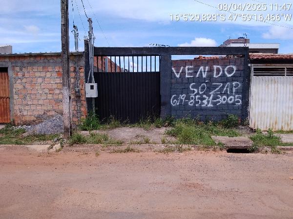 Vende-se em Valparaiso De Goias-GO  Casa, 47.89 de área total, 47.89 de área privativa, 180.00 de área do terreno,  2_qto(s), varanda, WC, 1_sala(s), cozinha, 1_vaga(s) de garagem.