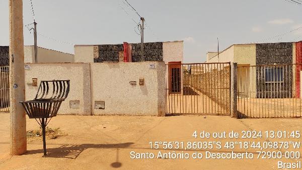 Vende-se em Santo Antonio Do Descoberto-GO  Casa, 80.01 de área privativa, 180.00 de área do terreno,  3_qto(s), a.serv, WC, 1_sala(s), cozinha.