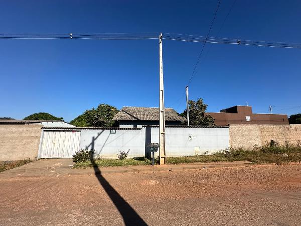 Vende-se em Santo Antonio Do Descoberto-GO  Casa, 63.00 de área privativa, 210.00 de área do terreno,  2_qto(s), varanda, a.serv, WC, 1_sala(s), cozinha.