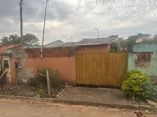 Vende-se em Santo Antonio Do Descoberto-GO  Casa, 61.90 de área total, 61.90 de área privativa, 216.05 de área do terreno,  2_qto(s), varanda, a.serv, WC, 1_sala(s), cozinha.
