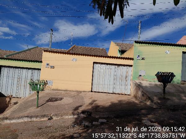 Vende-se em Santo Antonio Do Descoberto-GO  Casa, 63.22 de área total, 63.22 de área privativa, 180.00 de área do terreno,  2_qto(s), varanda, a.serv, WC, 1_sala(s), cozinha.