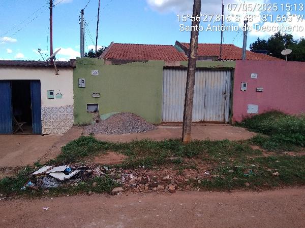 Vende-se em Santo Antonio Do Descoberto-GO  Casa, 69.82 de área total, 69.82 de área privativa, 180.00 de área do terreno,  2_qto(s), a.serv, WC, 1_sala(s), cozinha.