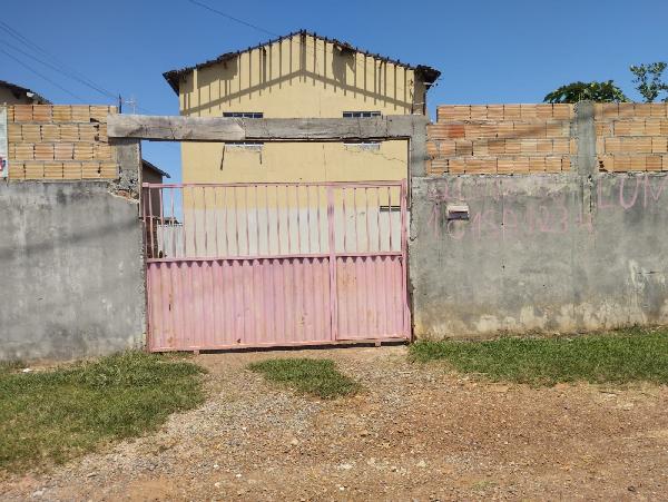 Vende-se em Novo Gama-GO  Casa, 67.99 de área privativa, 90.00 de área do terreno,  2_qto(s), a.serv, WC, 1_sala(s), 1 lavabo(s), cozinha, 1_vaga(s) de garagem.