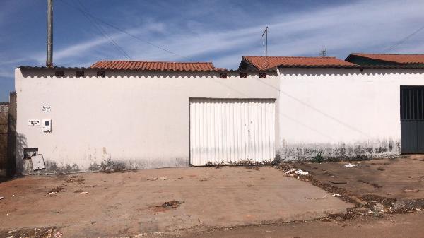 Vende-se em Santo Antonio Do Descoberto-GO  Casa, 64.36 de área total, 64.36 de área privativa, 225.00 de área do terreno,  2_qto(s), a.serv, WC, 1_sala(s), cozinha.
