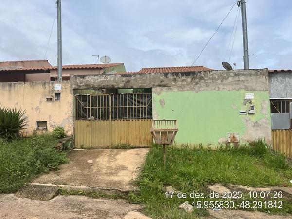 Vende-se em Santo Antonio Do Descoberto-GO  Casa, 69.53 de área total, 69.53 de área privativa, 180.00 de área do terreno,  2_qto(s), a.serv, WC, 1_sala(s), cozinha.