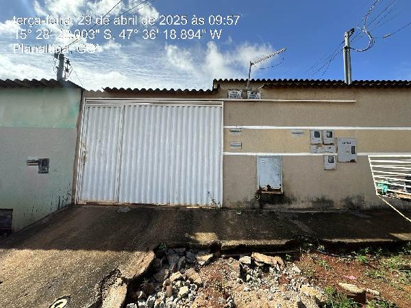 Vende-se em Planaltina-GO  Casa, 67.38 de área privativa, 101.77 de área do terreno,  2_qto(s), varanda, a.serv, WC, 1_sala(s), cozinha.