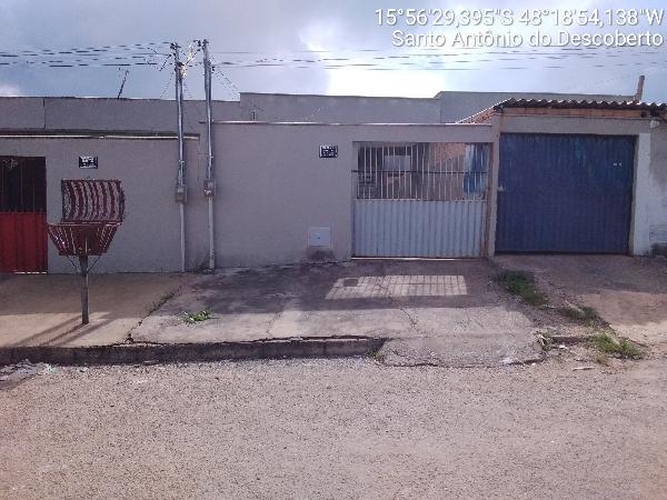 Vende-se em Santo Antonio Do Descoberto-GO  Casa, 69.98 de área privativa, 153.00 de área do terreno,  2_qto(s), varanda, a.serv, WC, 1_sala(s), cozinha.