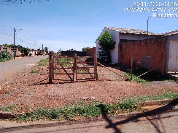 Vende-se em Planaltina-GO  Casa, 62.74 de área privativa, 176.50 de área do terreno,  2_qto(s), a.serv, WC, 1_sala(s), cozinha.