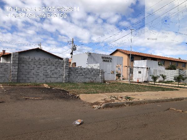 Vende-se em Trindade-GO  apto, 88.17 de área total, 45.33 de área privativa,  2_qto(s), WC, 1_sala(s), cozinha.