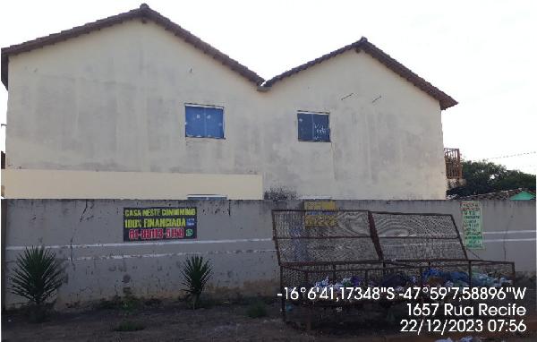 Vende-se em Valparaiso De Goias-GO  Casa, 53.74 de área privativa, 66.24 de área do terreno,  2_qto(s), a.serv, WC, 1_sala(s), cozinha, 1_vaga(s) de garagem.