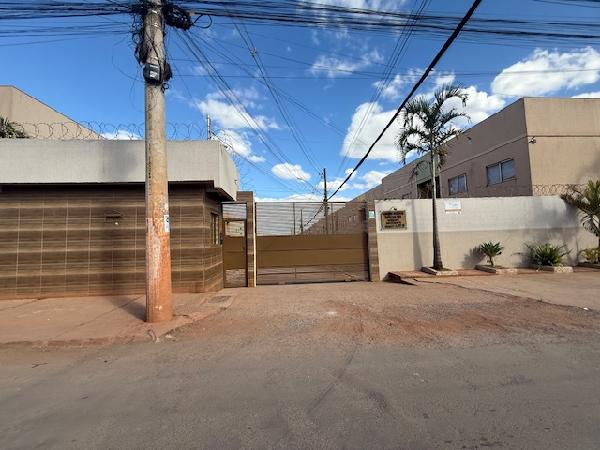 Vende-se em Valparaiso De Goias-GO  apto, 87.53 de área total, 46.54 de área privativa,  2_qto(s), a.serv, WC, 1_sala(s), cozinha, 1_vaga(s) de garagem.