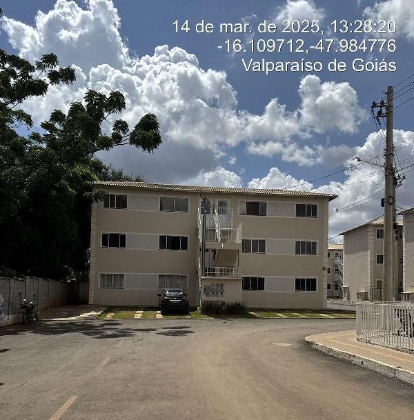 Vende-se em Valparaiso De Goias-GO  apto, 100.23 de área total, 48.92 de área privativa,  2_qto(s), a.serv, WC, 1_sala(s), cozinha, 1_vaga(s) de garagem.