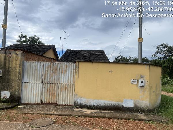 Vende-se em Santo Antonio Do Descoberto-GO  Casa, 62.01 de área total, 62.01 de área privativa, 227.50 de área do terreno,  2_qto(s), a.serv, WC, 1_sala(s), cozinha, 1_vaga(s) de garagem.